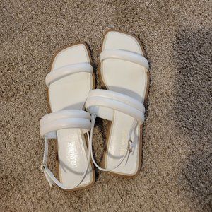 Dream Paris size 10 white sandal
